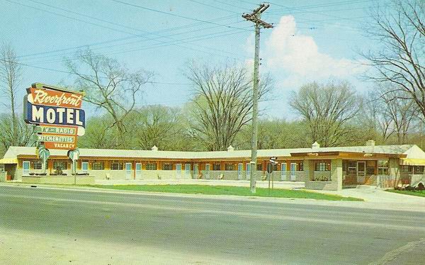Riverfront Motel Mt Clemens (newer photo)